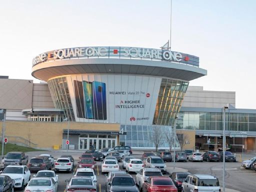 What major malls and shopping outlets are open across Ontario this Canada Day Monday?