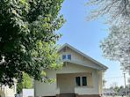 602 1st St, Hull IA 51239