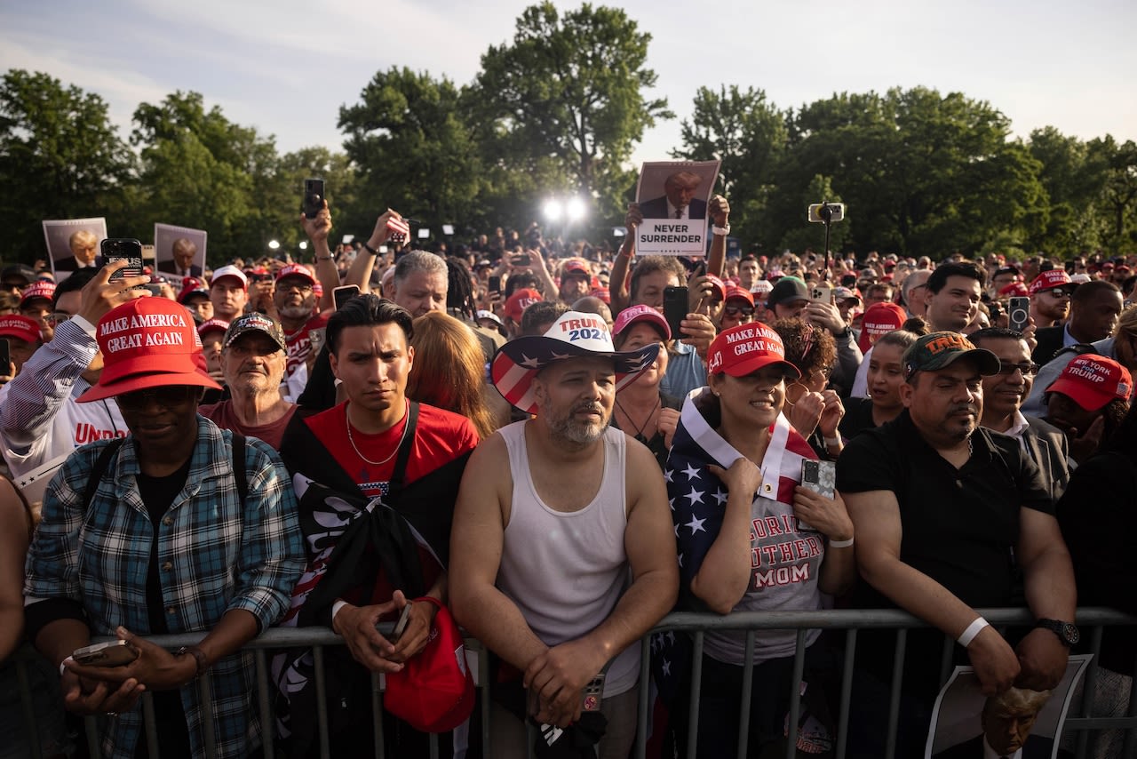 (Accused) Murderers for Trump: He welcomes endorsements from indicted rappers at rally