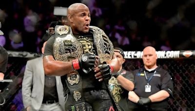 Daniel Cormier cree que la victoria de Pereira en UFC 300 fue injusta y John McCarthy le responde