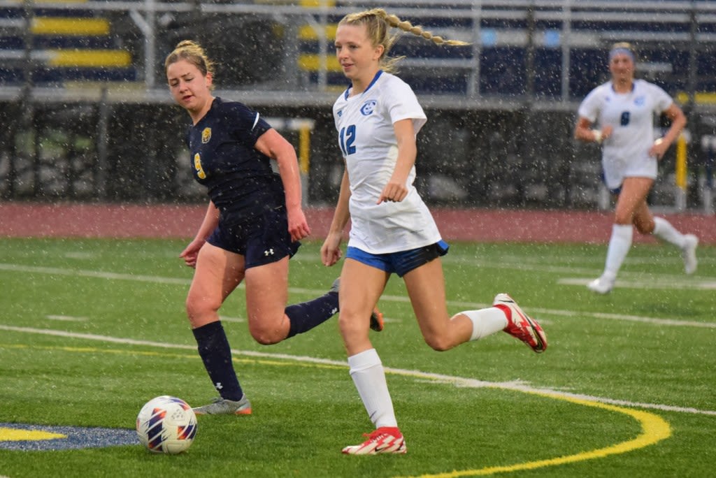 PHOTO GALLERY: Girls Soccer – Gibraltar Carlson vs Wyandotte Roosevelt