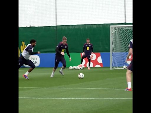 (Video): Cole Palmer sends message to Gareth Southgate with quality goal in training