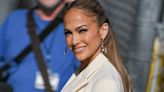 ¡Adiós tristeza! Jennifer Lopez reaparece radiante, sin anillo ¡y con este mensaje al mundo!