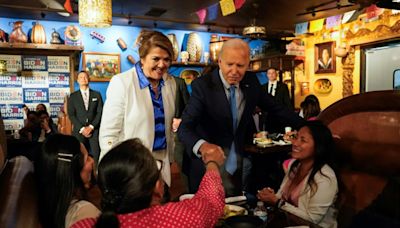 Les démocrates à la conquête des latinos indécis pour conserver la Maison Blanche