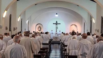 En la Iglesia creen que hay sectores políticos que buscan colocarla en el rol de oposición y crece el malestar