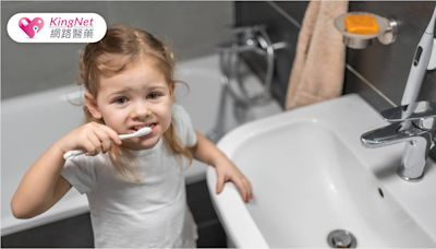 正確的刷牙習慣應從小培養！牙醫師教你如何幫小朋友刷牙|健康-KingNet國家網路醫藥