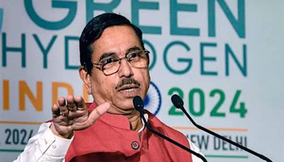 Union minister Pralhad Joshi stresses India’s renewable achievements in Germany; eyes global partnerships - ET EnergyWorld