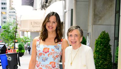 Jennifer Garner and Her Mom Pat Bring Hoda Kotb to Tears When Discussing Grief on ‘Today’