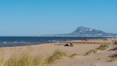 La Playa Rabdells de Oliva estrena bandera azul