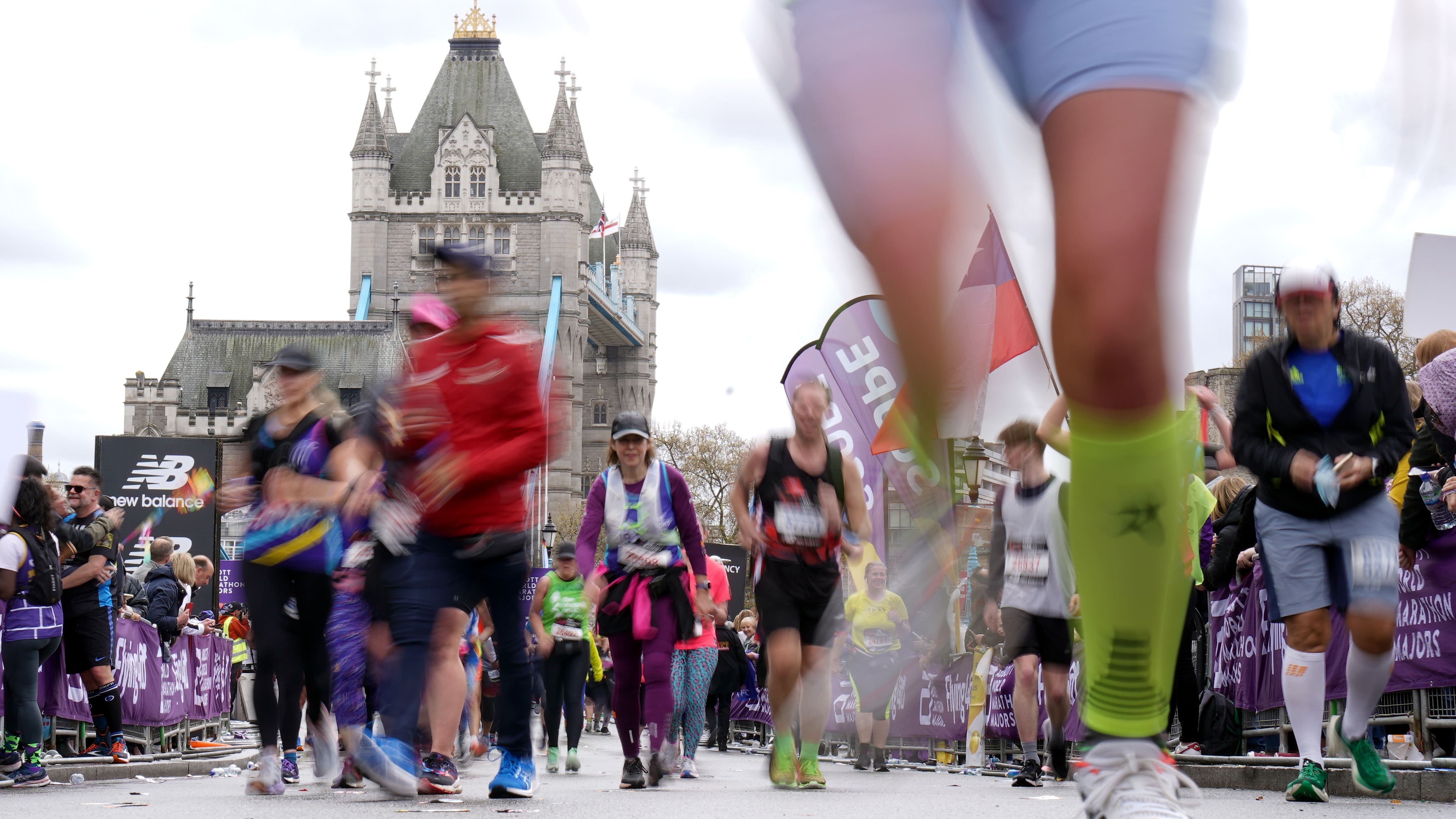 London Marathon runners set for dry, sunny day in capital