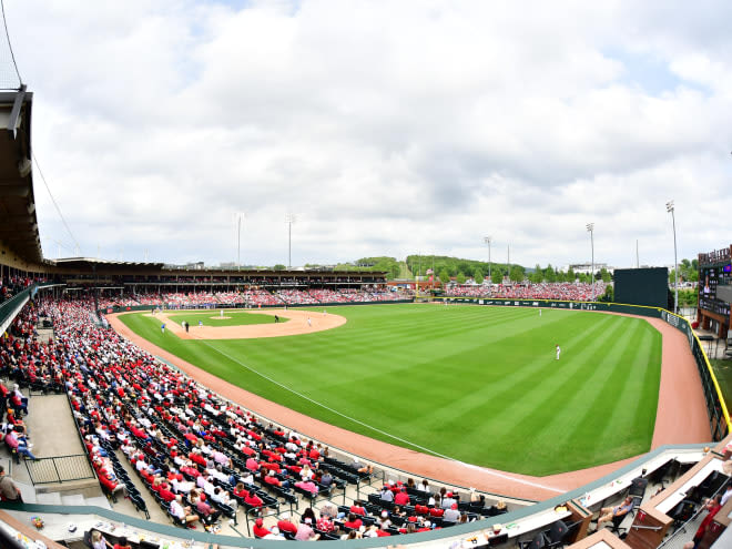 Live Updates: No. 5 Arkansas vs No. 14 Mississippi State (Game 1)