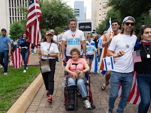 Central Texas Jewish community rallies in support of Israel amid pro-Palestinian protests