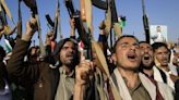 Los riesgos militares y geopolíticos que enfrenta Occidente al atacar a los hutíes en Yemen por su campaña en el mar Rojo