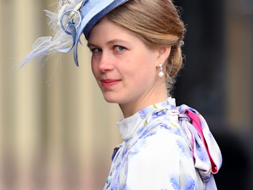 Quem é Lady Louise Windsor, neta de Elizabeth II que não assumiu título de princesa