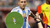 Futbolista con más rojas de la historia señaló qué debieron hacer los colombianos en la jugada del gol de Argentina