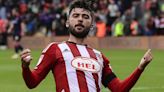 Exeter sign Yfeko as Cole extends contract