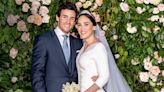 Recordamos los cuatro looks de novia de Tamara Falcó al cumplirse un año de su boda