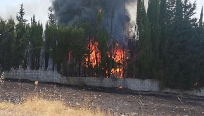 El fuego entra en una parcela de Posadas