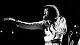 As He Enters Rock and Roll Hall of Fame, Lionel Richie Still Gets Teens and Grandmas Dancing