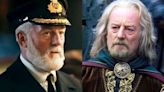 ¿A quién interpretó Bernard Hill en el Señor de los Anillos y cómo lucía su personaje?