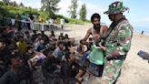 Unos 300 musulmanes rohinya huidos de Myanmar llegan a Indonesia tras varias semanas en el mar