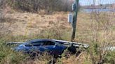 Car crashes into ditch in New London