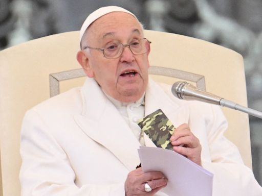 Papa Francisco pediu a bispos italianos para não aceitarem seminaristas gays, diz jornal