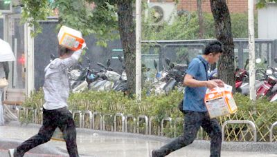 鋒面通過雨炸全台！16縣市大雨特報 多地防大雷雨