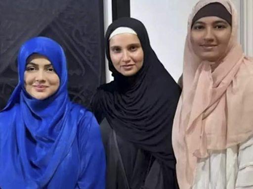 Sania Mirza and Sana Khan accompany their families to the Hajj, Anam Mirza shares touching photos | Hindi Movie News - Times of India