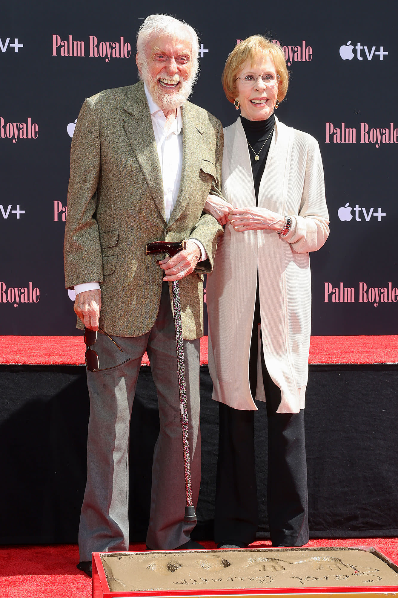 Carol Burnett Grabs Dick Van Dyke’s Face During Reunion 40 Years After ‘The Carol Burnett Show’