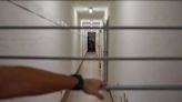 Intento de homicidio en la cárcel de Mas d'Enric: una presa trata de asfixiar a una funcionaria