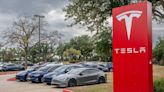 Tesla Settles Fatal Crash Suit as Another Jury Trial Loomed