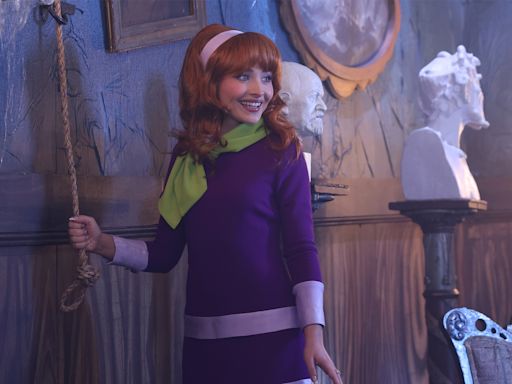 Jake Gyllenhaal and Sabrina Carpenter's SNL Scooby-Doo Parody Has a Wild Ending
