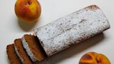 Budín de durazno sin ningún tipo de harinas, azúcar ni manteca: una receta fácil y muy sana para los antojos de dulce