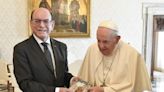 El papa expresa al canciller peruano su deseo de que se restaure "el diálogo y la concordia" en el Perú