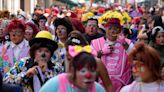 Hundreds in Peru mark Clown Day in hopes of getting the holiday official recognition