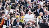 El papa Francisco recibe a los rescatadores de la ONG Mediterranea Saving Humans