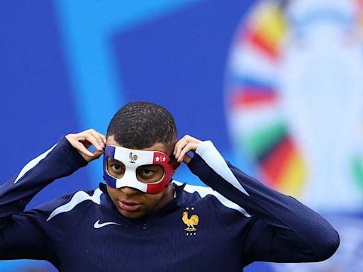 La máscara de Mbappé causa revuelo