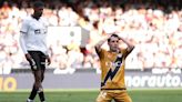 El Valencia se despide de Europa ante un Rayo que se aferra a Primera