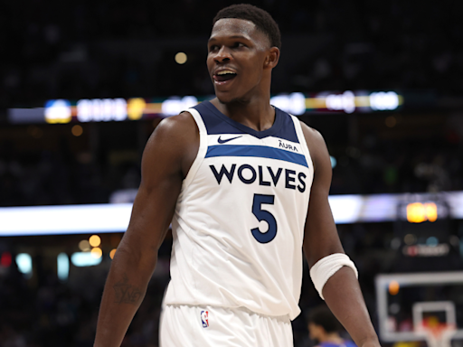 NBA playoffs scores, takeaways: Wolves hold off Nuggets to take Game 1 of Western Conference second round