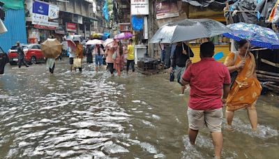 Mumbai rains wreak havoc amid orange alert across ‘maximum city’; traffic advisory, flight & local train status here | Today News