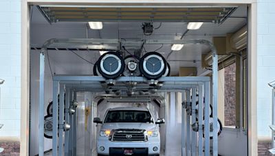 Buc-ee's car wash opens in Daytona Beach. Here's why it's the 'trippiest.'