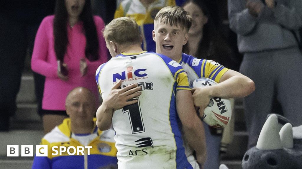 Super League: Leeds Rhinos 68-6 Hull FC