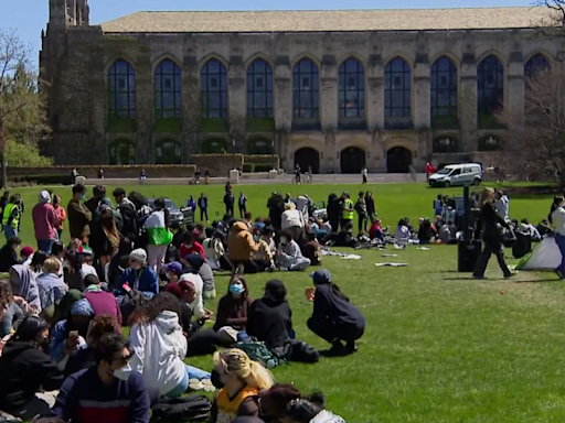 With pro-Palestine encampment set up at Northwestern, some Jewish students worry about safety