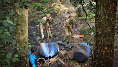 Kallakurichi hooch tragedy | Madras High Court takes up suo motu PIL to rehabilitate the tribes selling spurious liquor