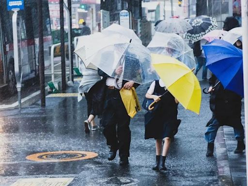 快訊/5縣市注意！氣象署發大雨特報 今白天強雨下不停