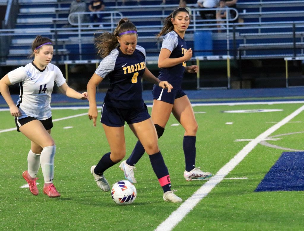 GIRLS SOCCER: Trenton shuts out Woodhaven; three-peats as outright DRL champions
