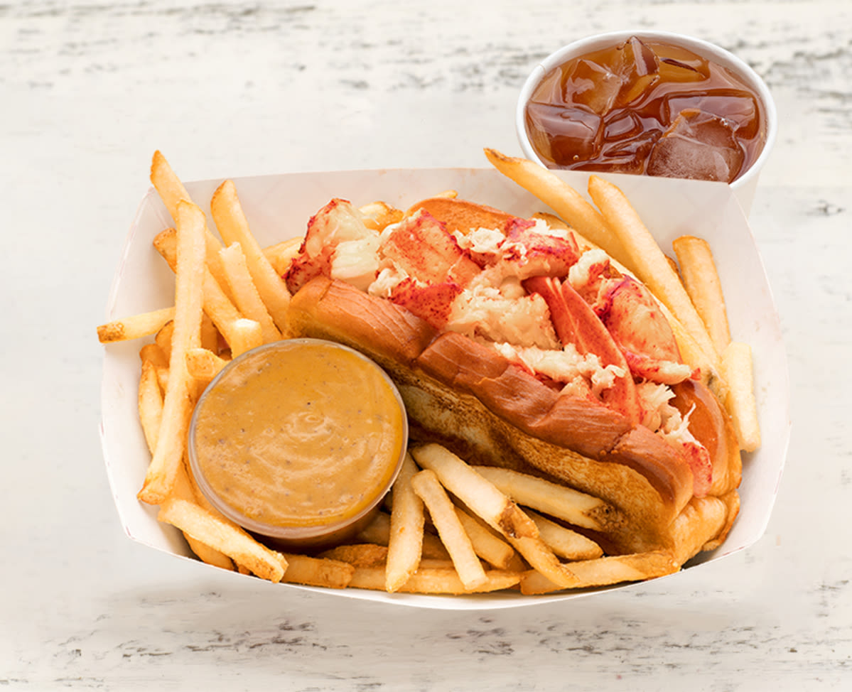 Arizona company behind $10 Maine lobster rolls is opening shop in Las Vegas