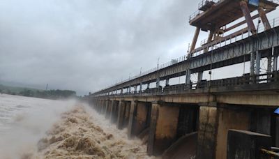 Flood threat looms over several villages in Telangana’s Bhadradri Kothagudem district as Godavari continues to swell