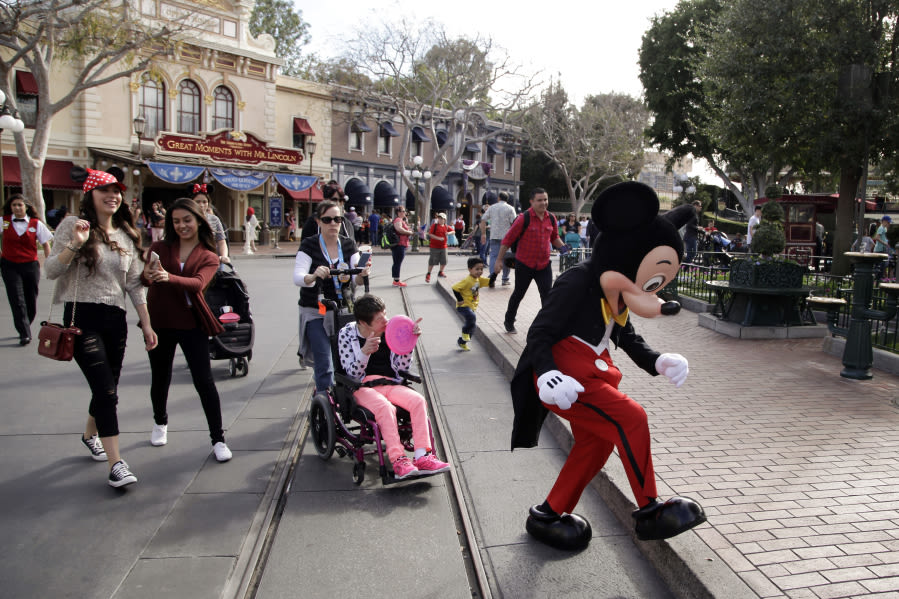 Disneyland performers’ vote to unionize is certified by federal labor officials